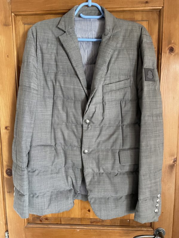 Doudoune élégante Moncler, homme, gris clair