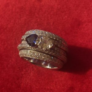 Bague or blanc, diamants et sapphire