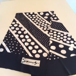 Foulard Givenchy en soie épais, petits-pois noir et blanc