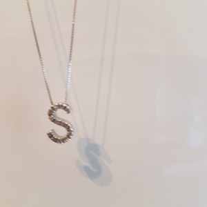 Collier or blanc S diamants