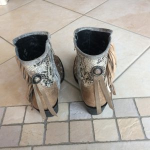 Bottines femme Mexicana pointure 38, très peu portée cause erreur pointure. Convient à un pied taill